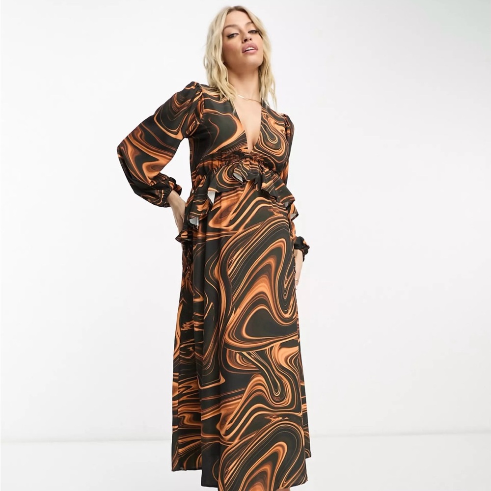 Queen Bee Maternity Ruched Long Sleeve Dress in Swirl Print